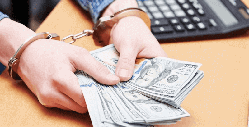 اكتشاف ملفات غير قانونية