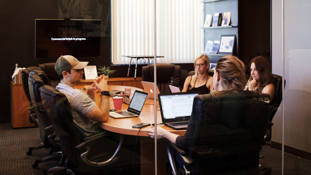 من هو المنتج - Producer؟ وما دوره في عالم صناعة الأفلام؟