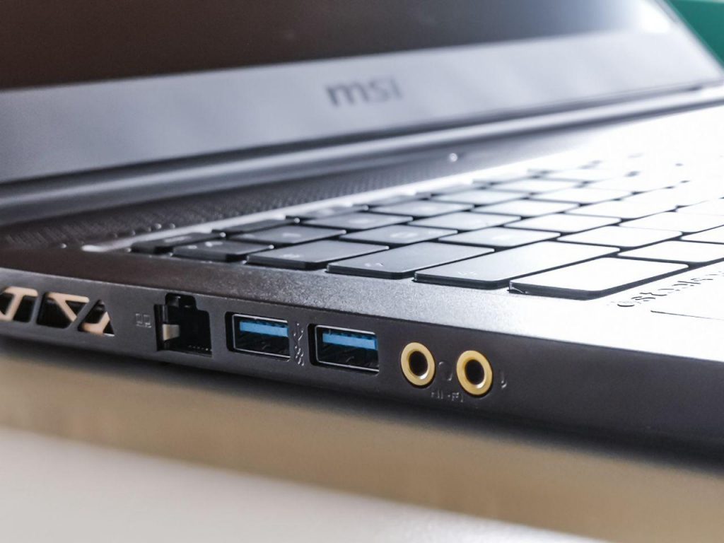 فحص منفذ الصوت