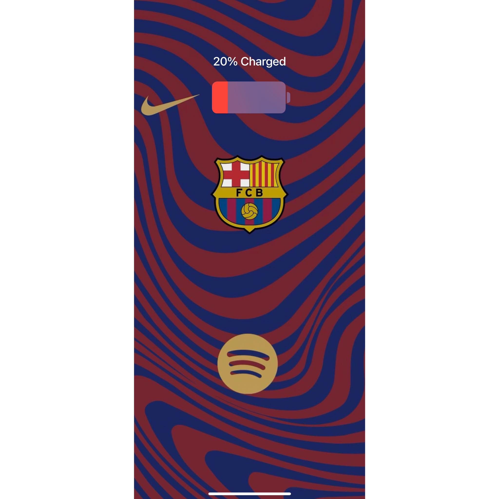 توصيل ايفون بالشاحن لمعرفة نسبة البطارية