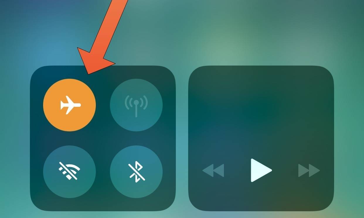 تشغيل وضع الطائرة وإيقافه