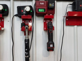 1-inch long-neck polishers used for rotary and dual-action polishing in tight, hard-to-reach areas