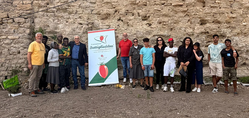 I partecipanti alla giornata del 24 maggio all'evento 'Coltiviamo Spranza" che si è svolto presso