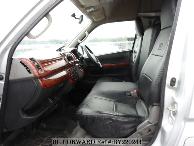 2009 Toyota HiAce JDM car for sale — photo 18 of 25