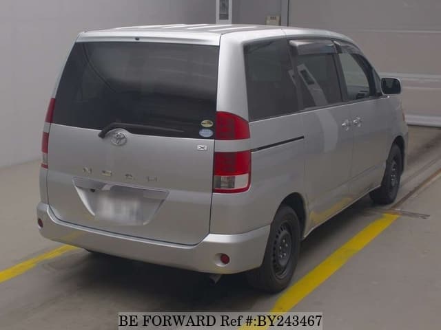 2006 Toyota Noah JDM car for sale — photo 2 of 2