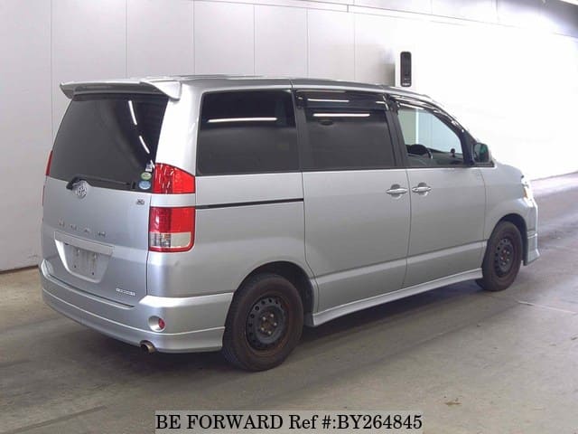 2006 Toyota Noah JDM car for sale — photo 2 of 6