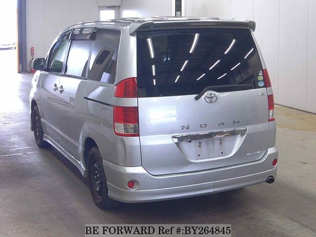 2006 Toyota Noah JDM car for sale — photo 3 of 6