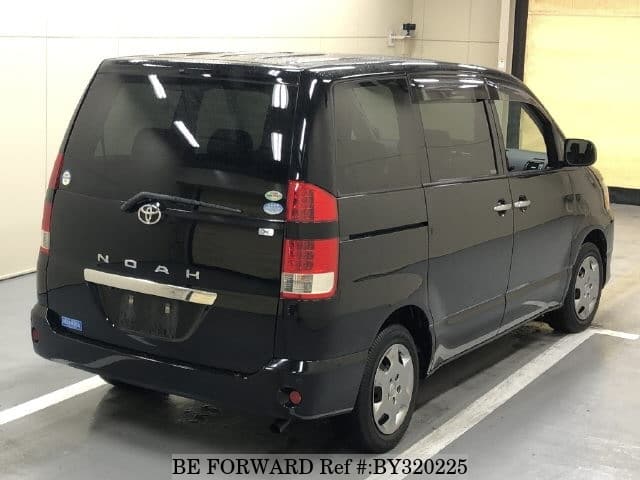 2006 Toyota Noah JDM car for sale — photo 2 of 4