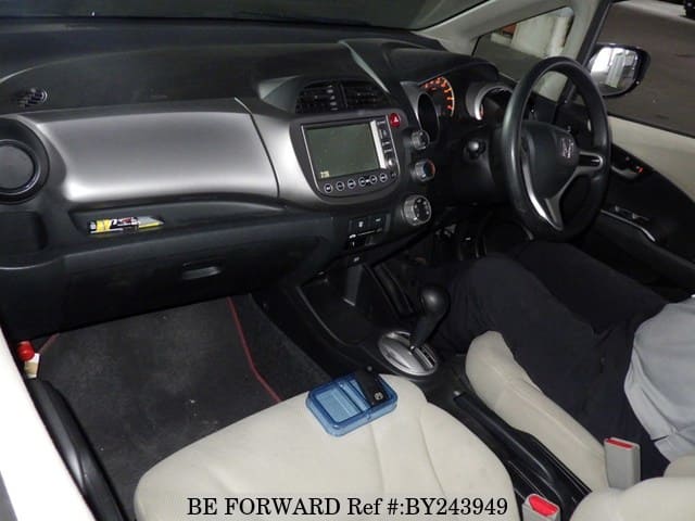 2009 Honda Fit JDM car for sale — photo 3 of 6