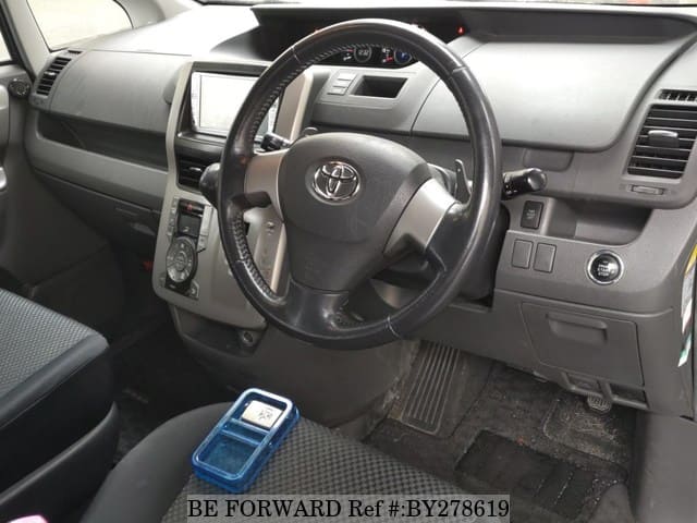 2008 Toyota Noah JDM car for sale — photo 3 of 6