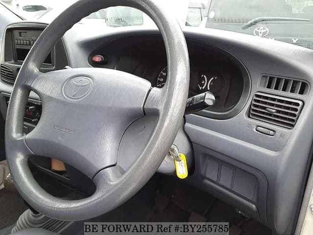 2003 Toyota Townace JDM car for sale — photo 3 of 8