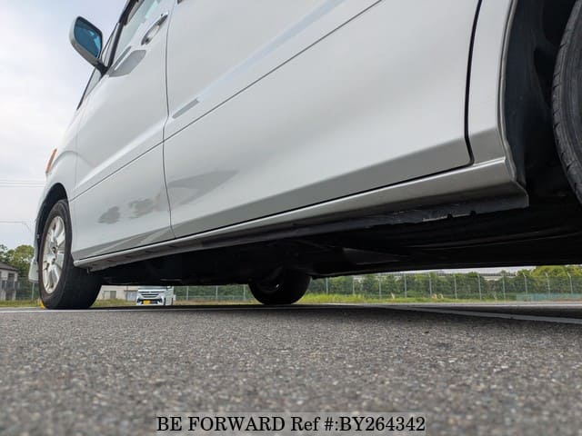 2004 Toyota Alphard JDM car for sale — photo 19 of 25
