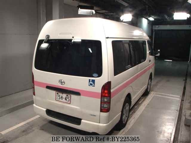 2005 Toyota HiAce JDM car for sale — photo 2 of 8