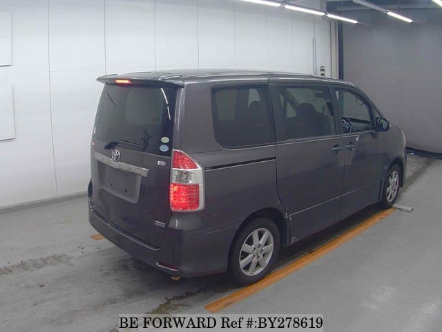 2008 Toyota Noah JDM car for sale — photo 2 of 6
