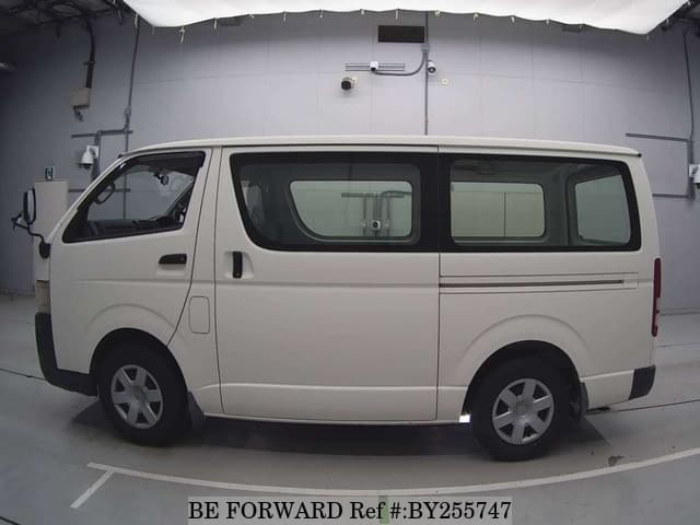 2010 Toyota HiAce JDM car for sale — photo 5 of 8