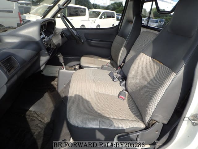 1995 Toyota HiAce JDM car for sale — photo 18 of 25