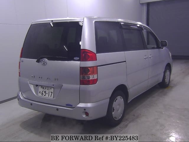 2003 Toyota Noah JDM car for sale — photo 5 of 5