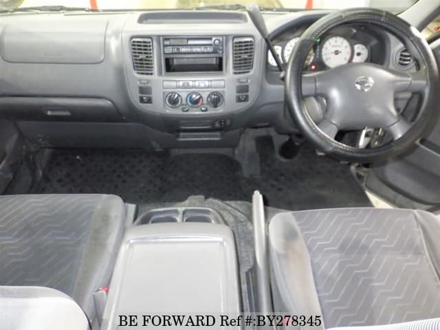 2005 Nissan Caravan JDM car for sale — photo 3 of 6