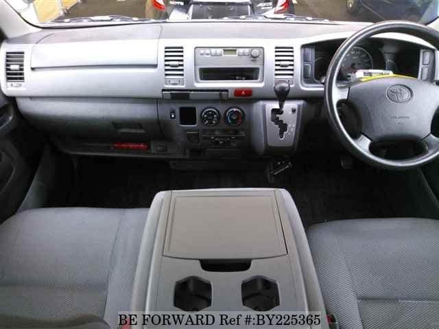 2005 Toyota HiAce JDM car for sale — photo 4 of 8