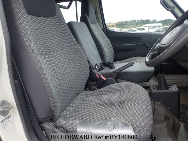2003 Toyota HiAce JDM car for sale — photo 17 of 25