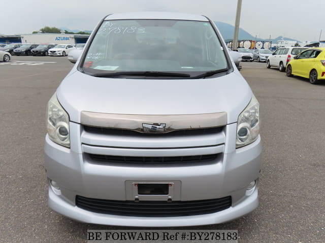 2009 Toyota Noah JDM car for sale — photo 8 of 25