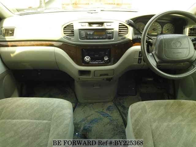 1998 Toyota Regius JDM car for sale — photo 4 of 8