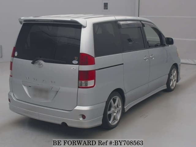 2006 Toyota Noah JDM car for sale — photo 2 of 2