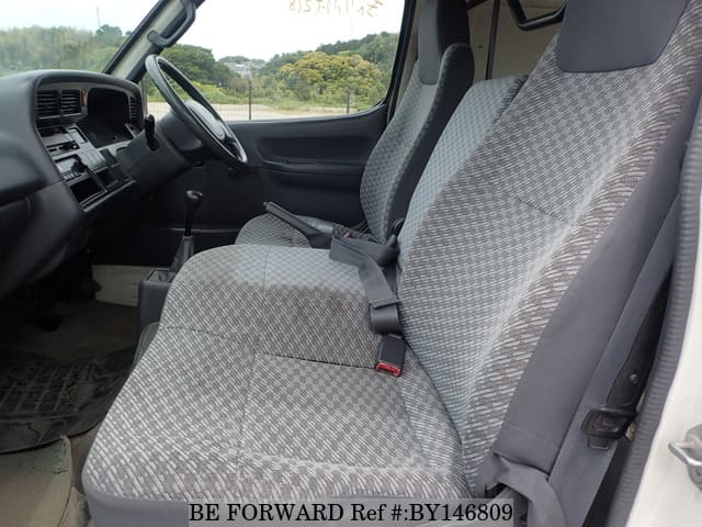 2003 Toyota HiAce JDM car for sale — photo 18 of 25