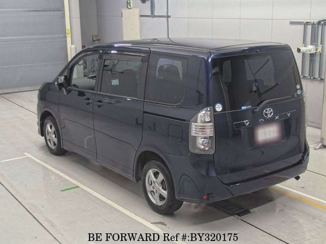 2009 Toyota Voxy JDM car for sale — photo 7 of 8