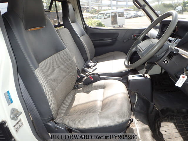 1995 Toyota HiAce JDM car for sale — photo 17 of 25
