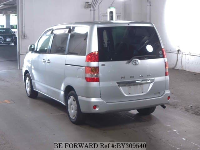 2004 Toyota Noah JDM car for sale — photo 5 of 6