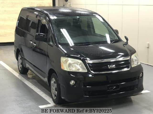 2006 Toyota Noah JDM car for sale — photo 3 of 4