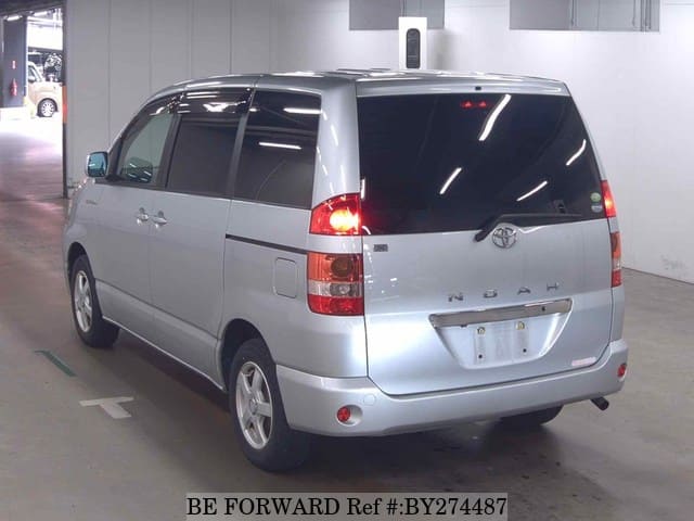 2004 Toyota Noah JDM car for sale — photo 4 of 6