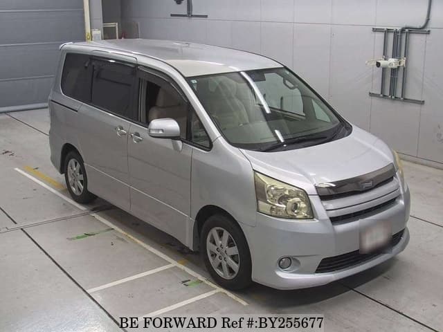 2009 Toyota Noah JDM car for sale — photo 6 of 8