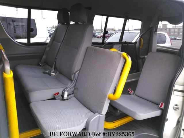 2005 Toyota HiAce JDM car for sale — photo 7 of 8