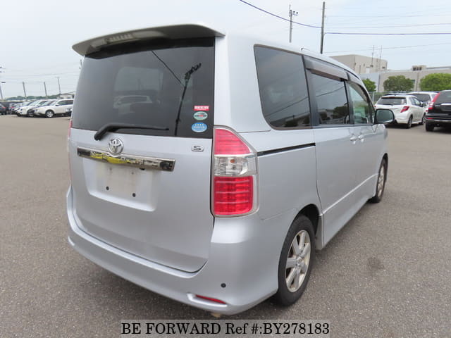 2009 Toyota Noah JDM car for sale — photo 5 of 25