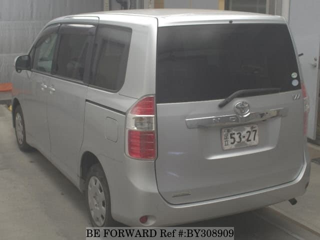 2008 Toyota Noah JDM car for sale — photo 2 of 7