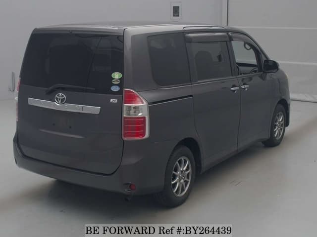 2009 Toyota Noah JDM car for sale — photo 2 of 2