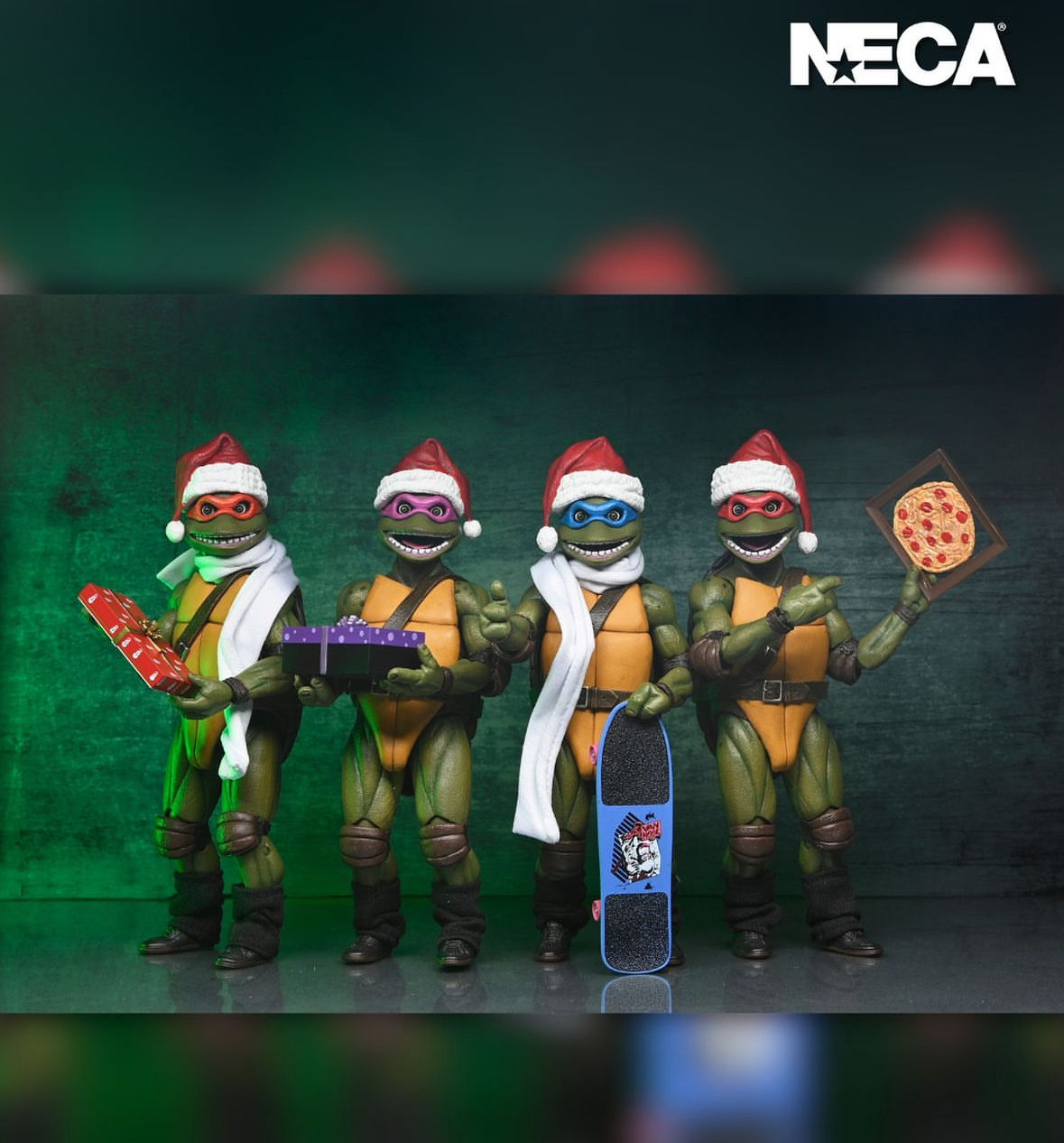 Фігурки TMNT 1990 Черепашки-Ніндзя у форматі Різдвяних Канікул