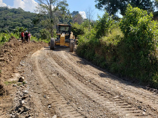 Fondo Cafetero Nacional brinda atención a la red vial cafetalera en Teupasenti , departamento de El
