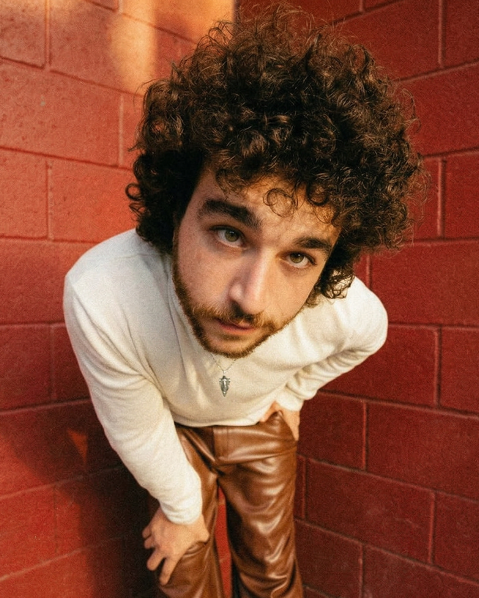 Ed Harvest lanza Me Toca Despedirme de Ti, su nuevo sencillo de rock boricua con identidad propia