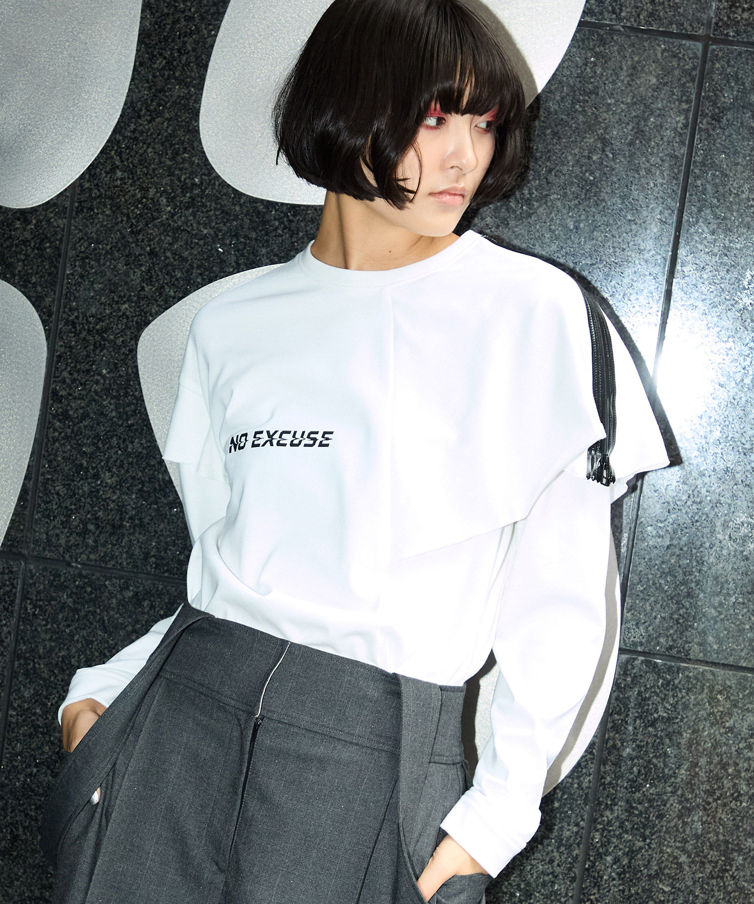 Asymmetry design print Tee