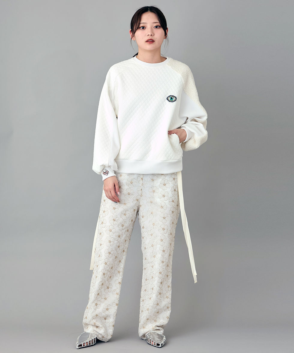 サムネイル： Boa sleeve pullover with patch