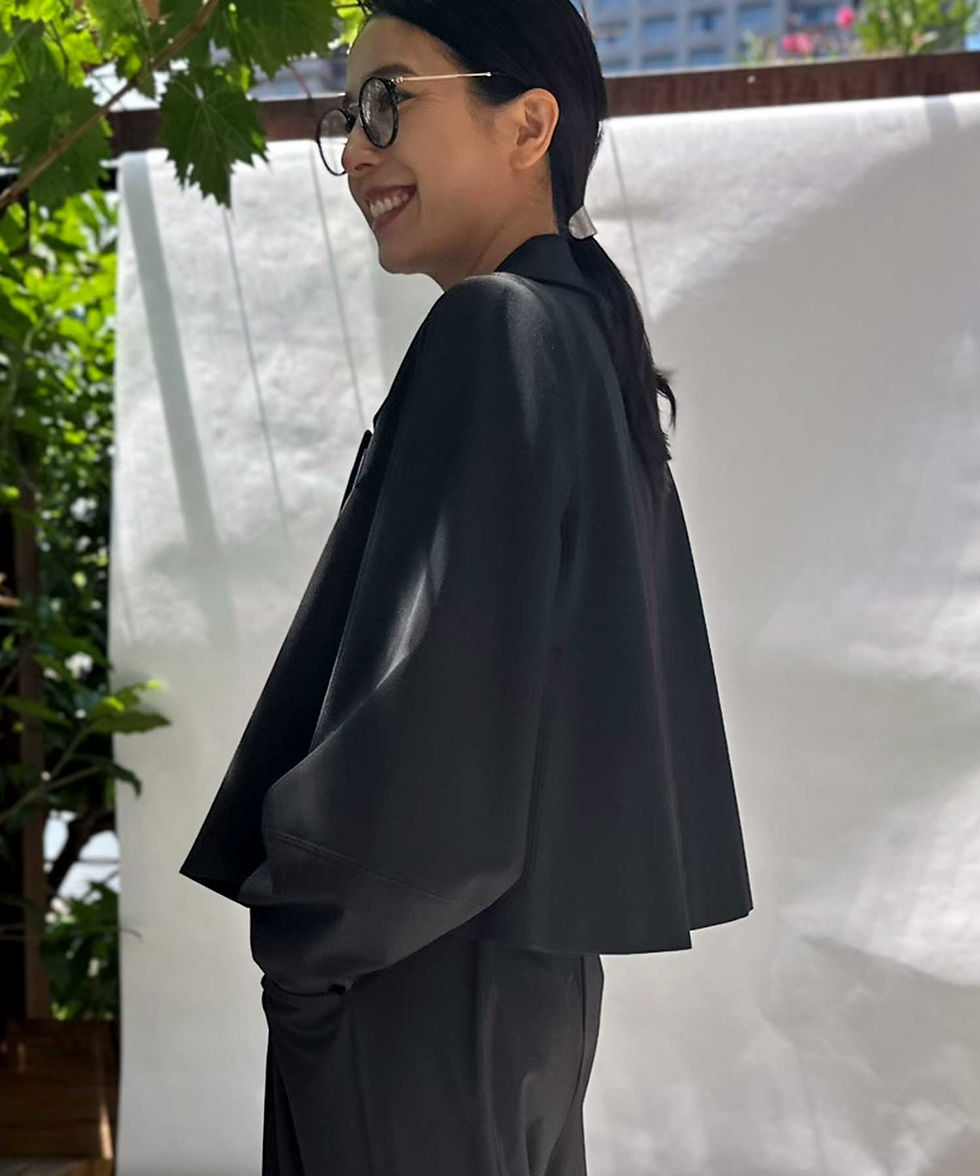 サムネイル： Cropped flare tailored jacket(製品)