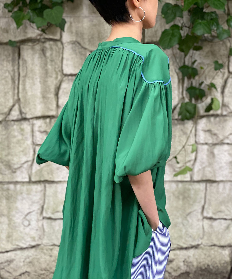 サムネイル： Airy gather piping design blouse