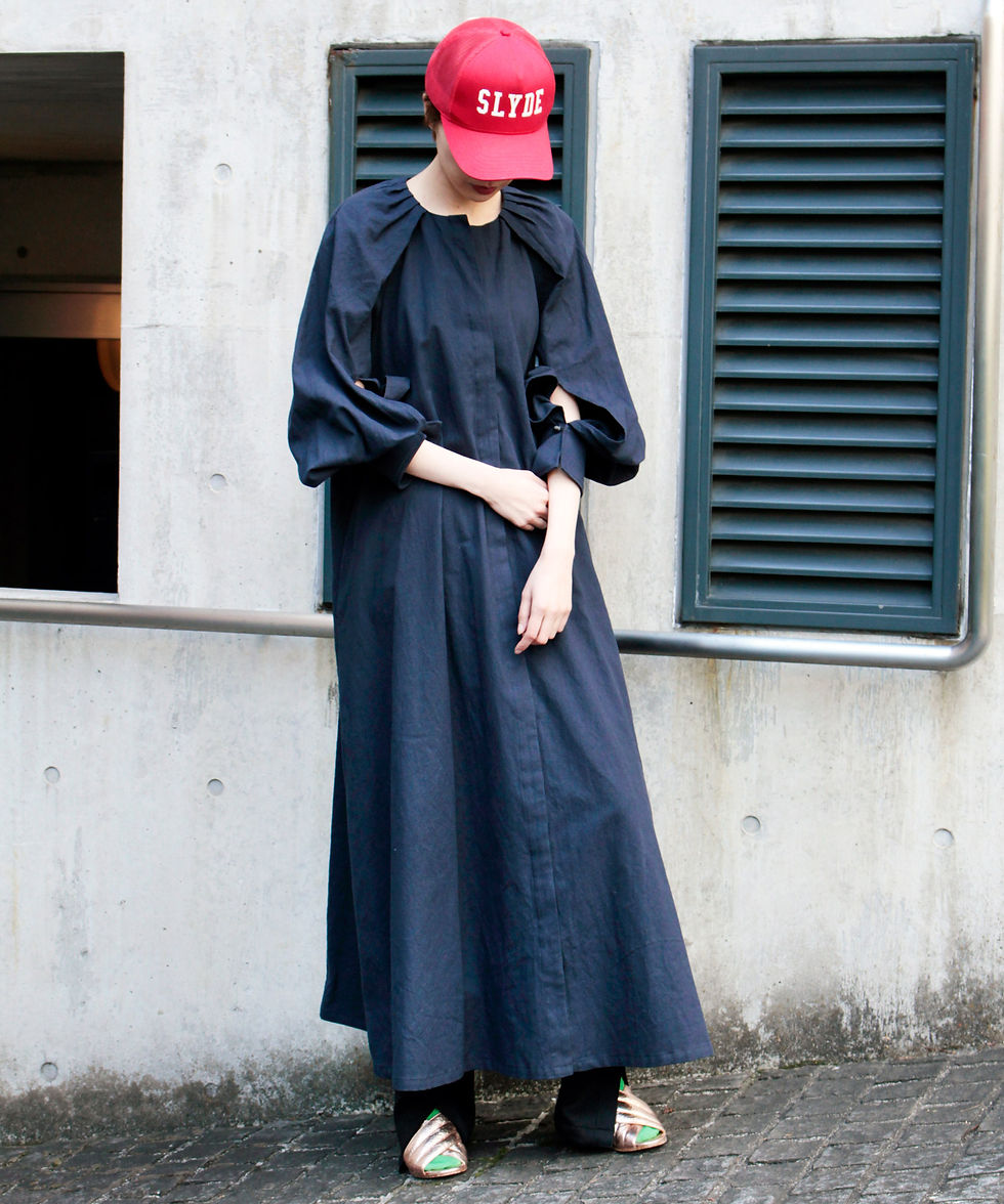 サムネイル： Slit sleevse dress