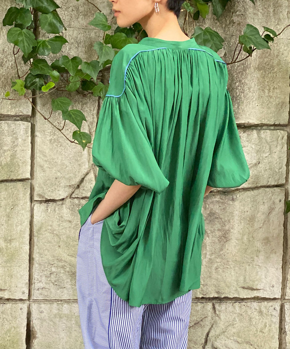 サムネイル： Airy gather piping design blouse