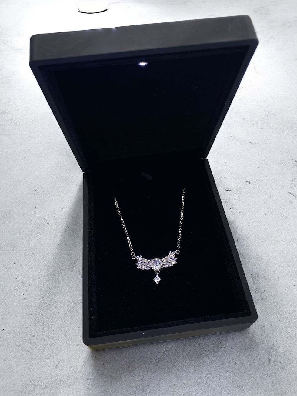 Küçük resim: İthal Tasarım Kolye 925 ayar Gümüş 18 ayar Beyaz Altın Kaplama