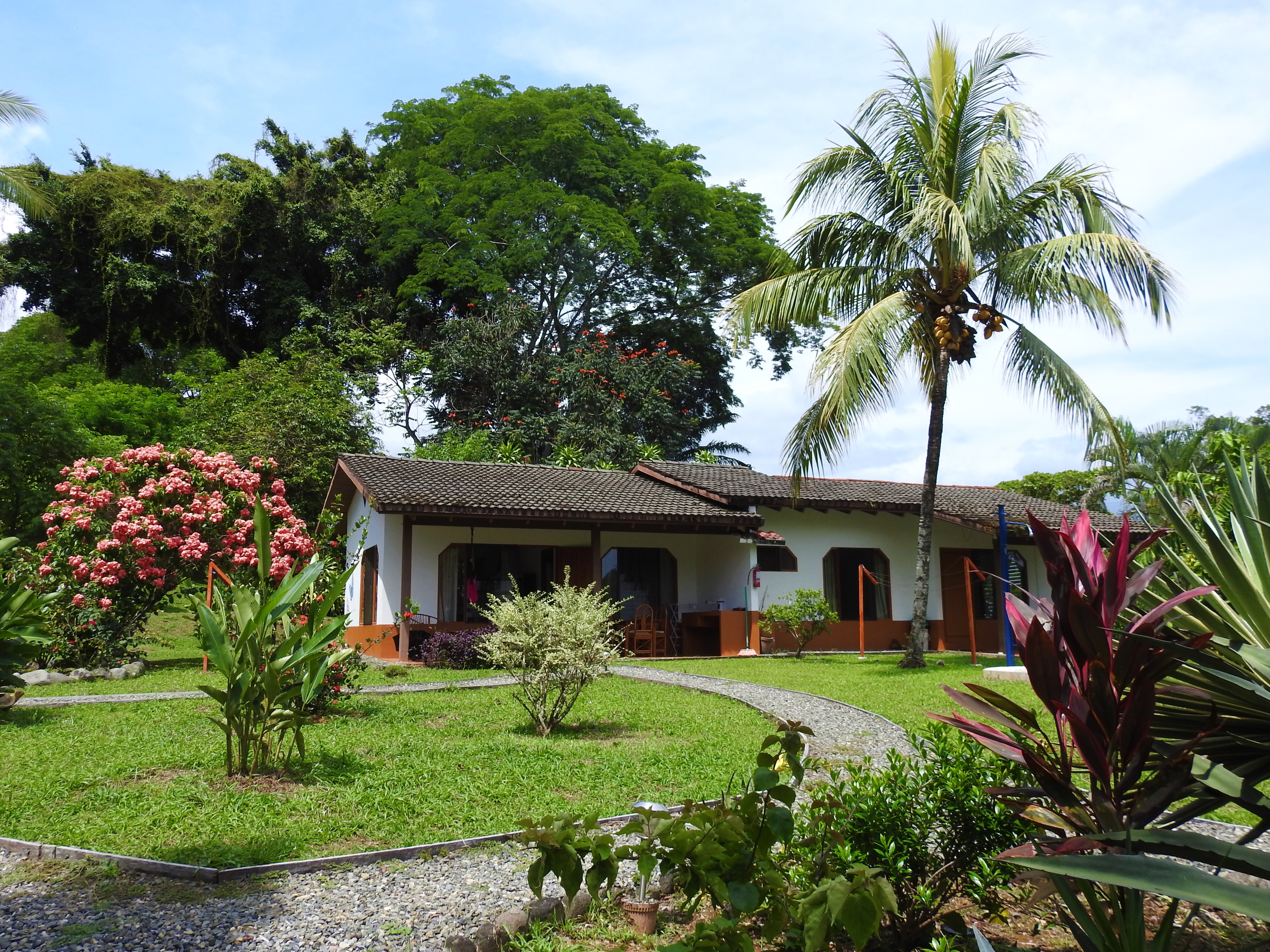 NUESTRAS CASITAS