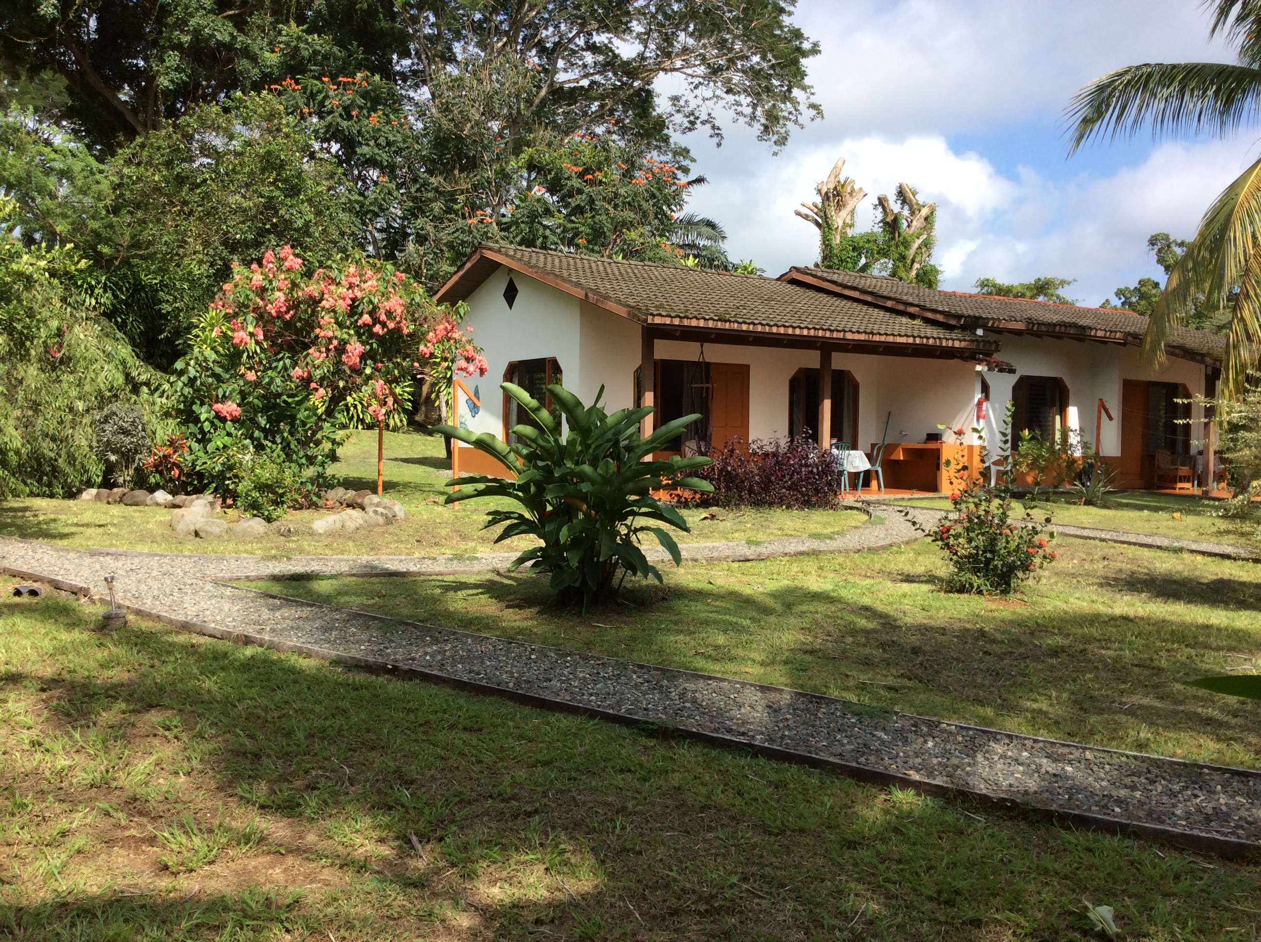 NUESTRAS CASITAS